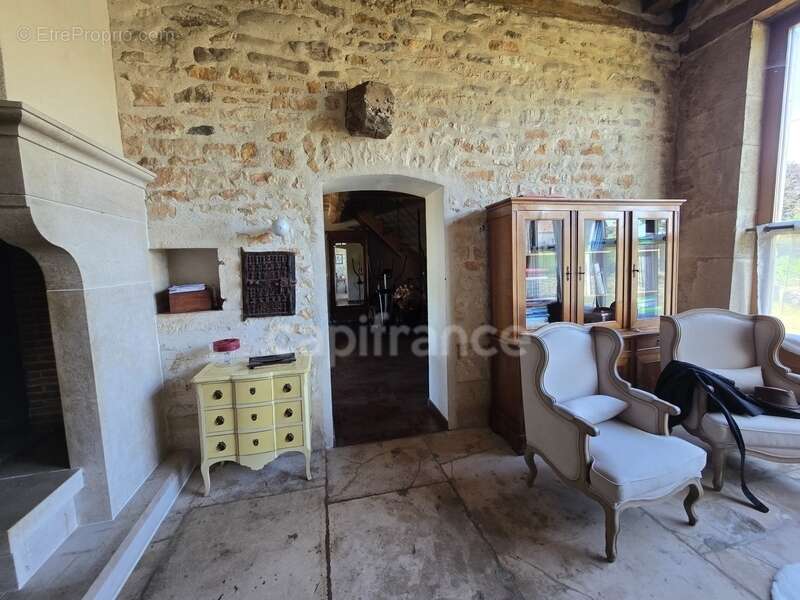 Maison de charme rare au cœur du Vézelien – environ 150 m² habitables, fort potentiel de 230 m2 - 2 chambres potentiel 5 - photo 5