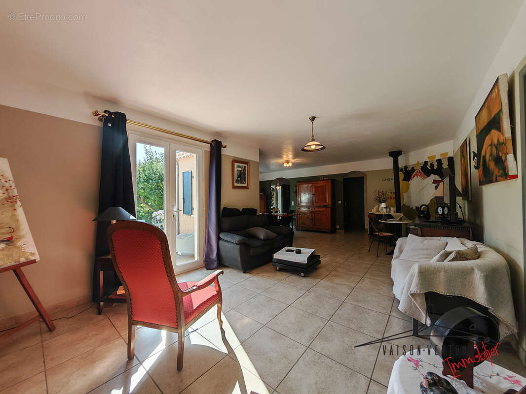 Villa plain-pied, piscine couverte, terrain arboré - photo 11