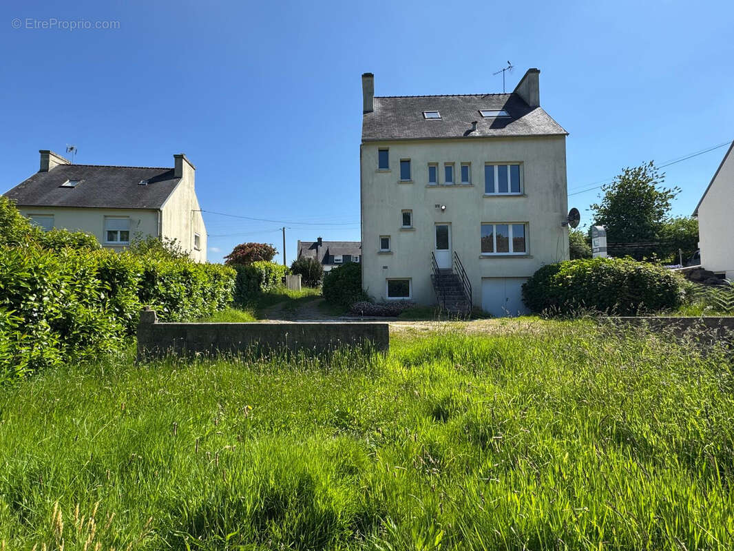 Maison à ERGUE-GABERIC
