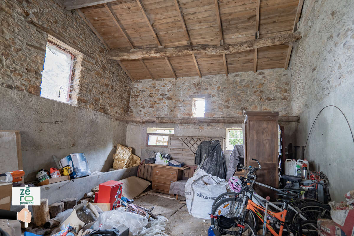 Maison de charme en pierre à vendre à Saint-Étienne-du-Bois, proche Legé   174 m2 habitables - photo 33