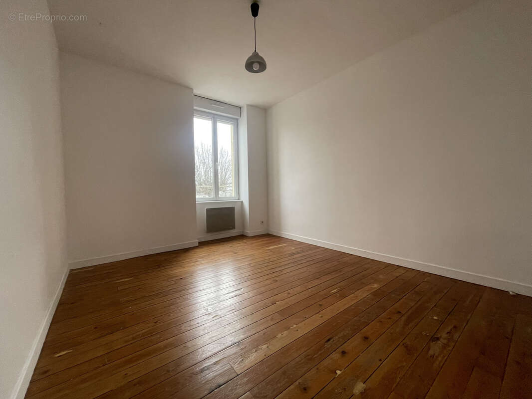 Appartement à SAINT-ROMAIN-LA-MOTTE