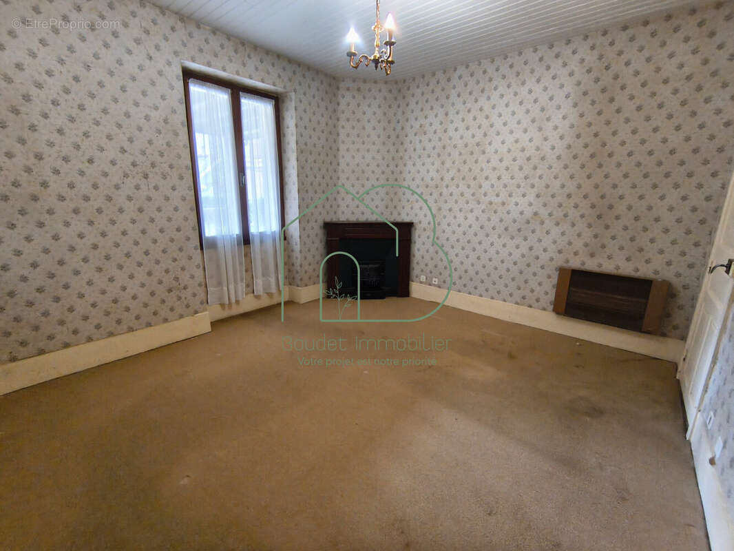 Maison 84 m² à Decazeville  - photo 8
