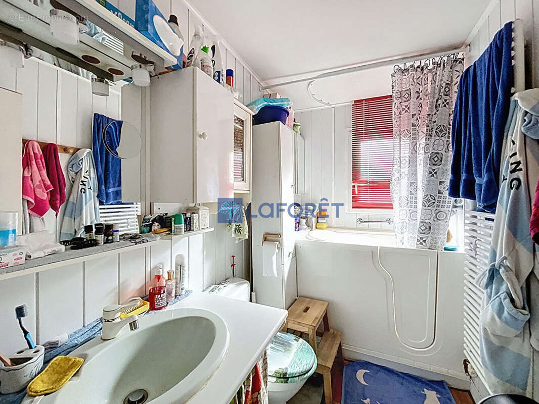 Maison à SAINT-PIERRE-DU-PERRAY