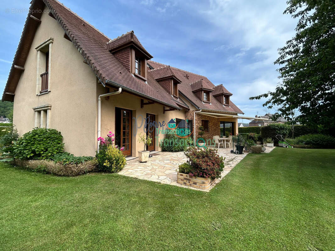 Maison à GRUCHET-LE-VALASSE