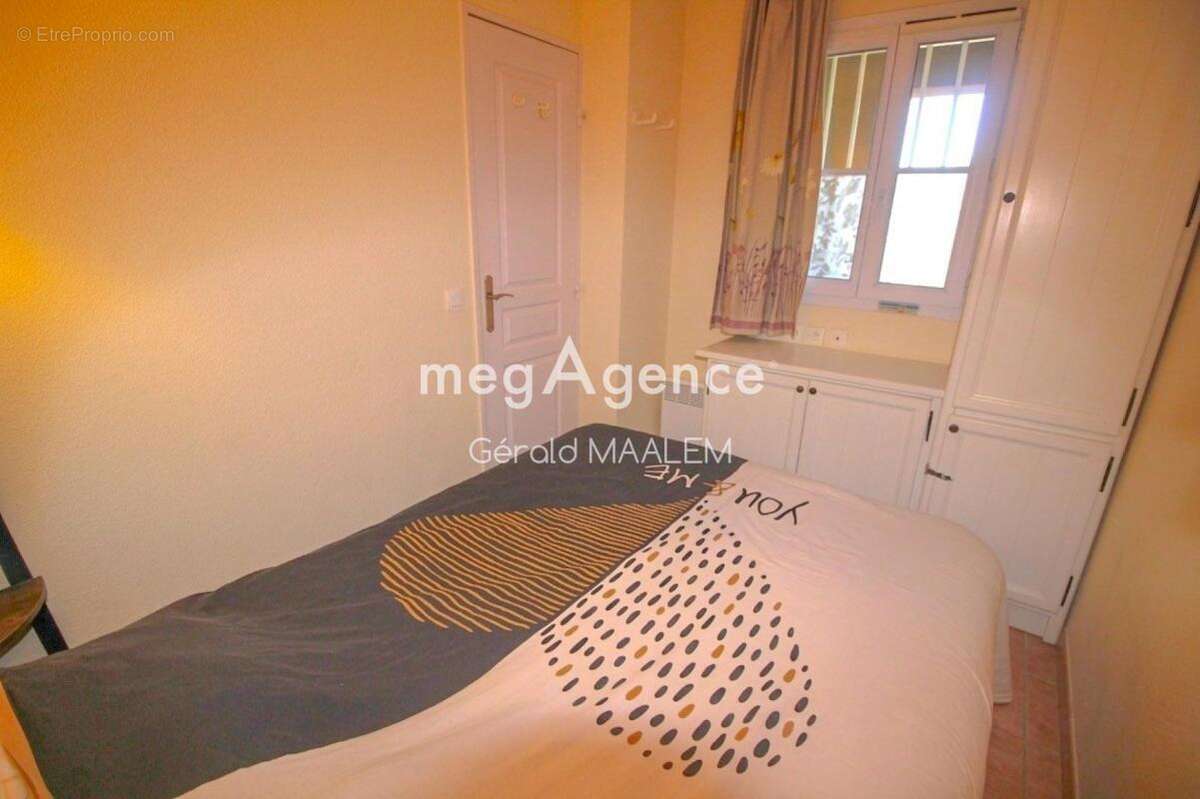 Appartement à ROQUEBRUNE-SUR-ARGENS