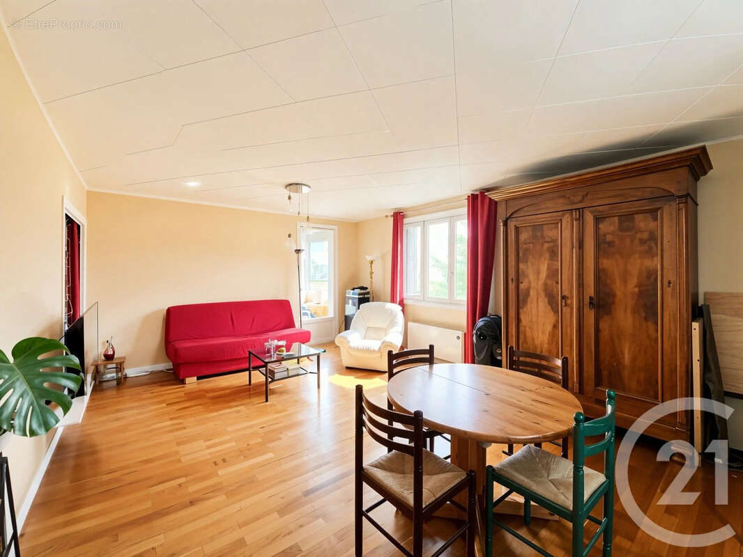 Appartement à GRIGNY