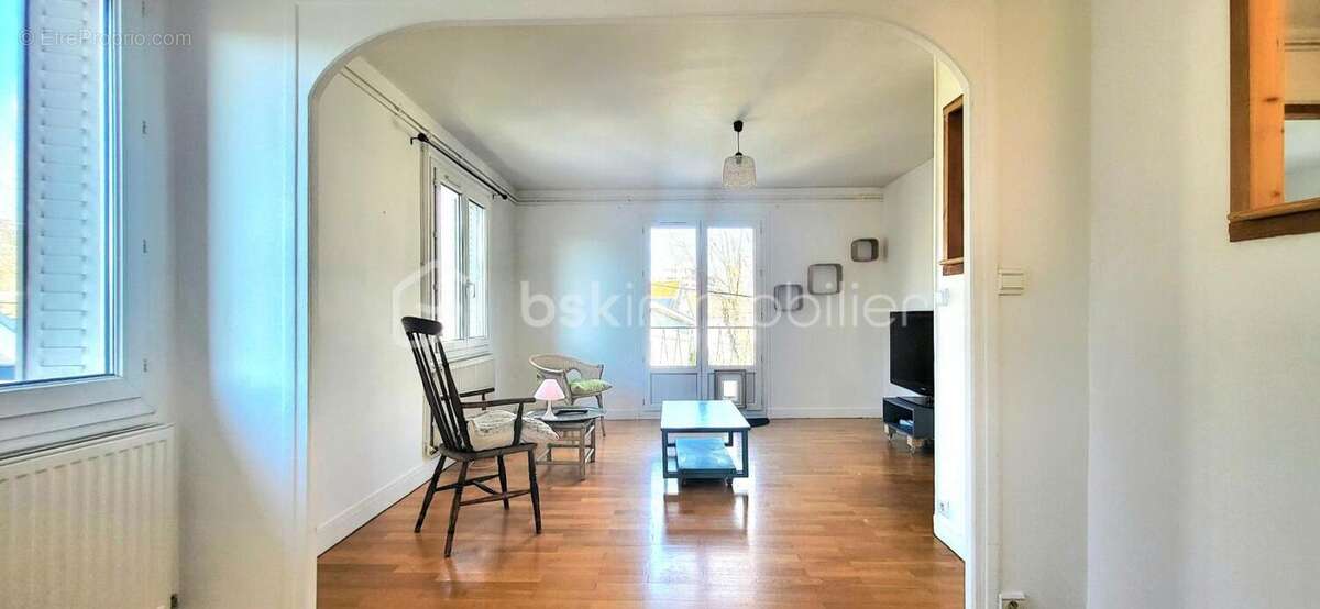 Quadruple exposition avec balcons, garage et cave - photo 5