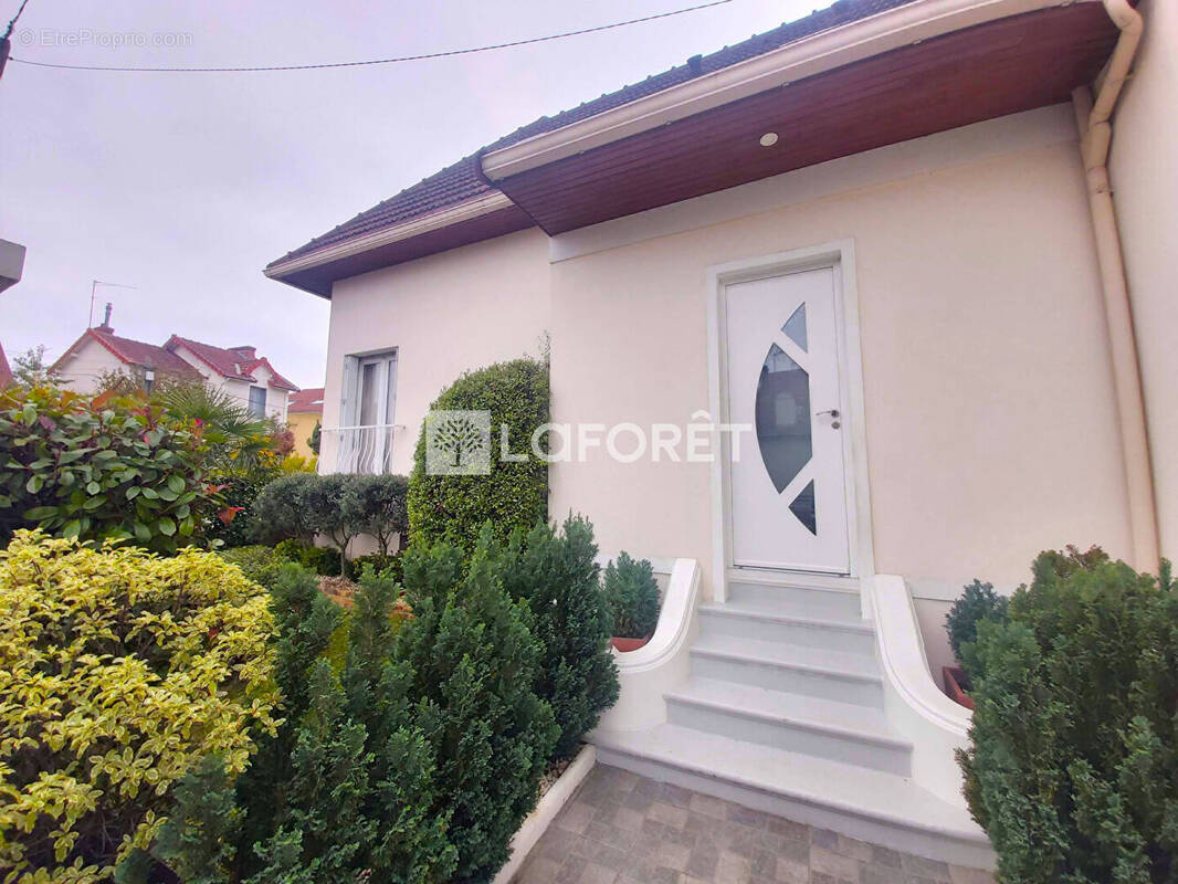 Maison à VILLEMOMBLE