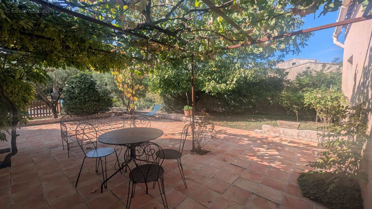 Maison à SAINTE-ANASTASIE-SUR-ISSOLE