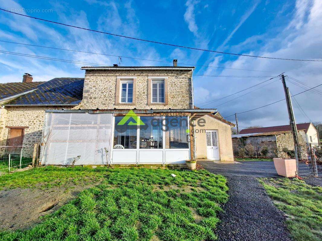 Maison à FLEURAT