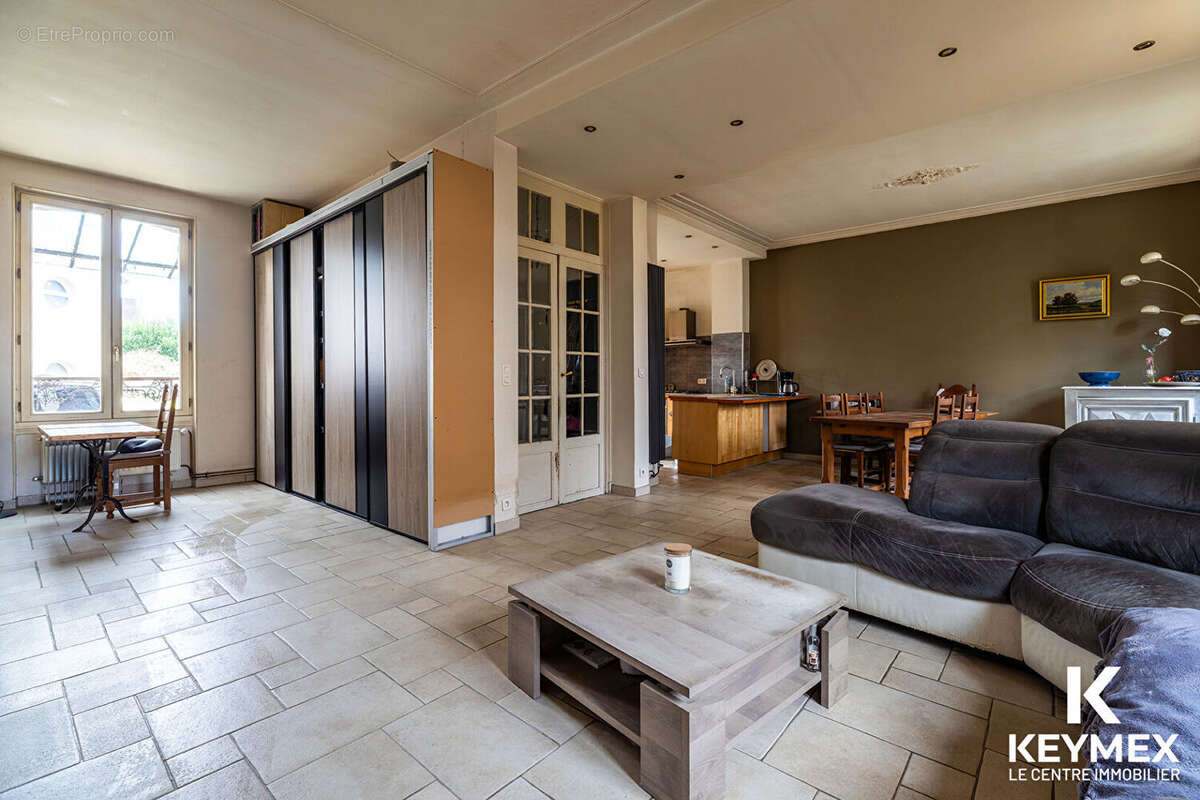 Maison à NEUILLY-EN-THELLE