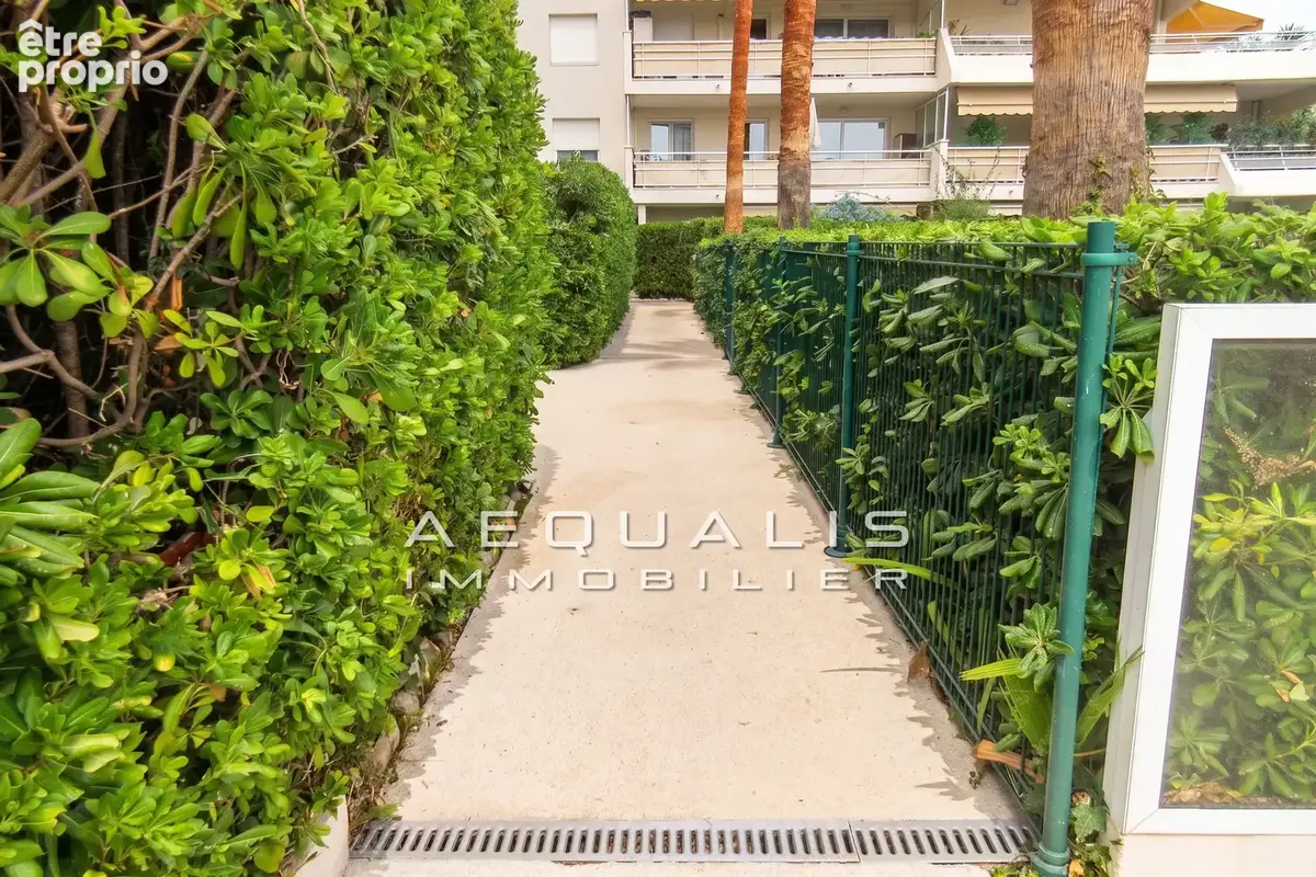 Appartement 2 pièces 44 m² à vendre à Saint-Laurent-Du-Var (06700) - photo 2