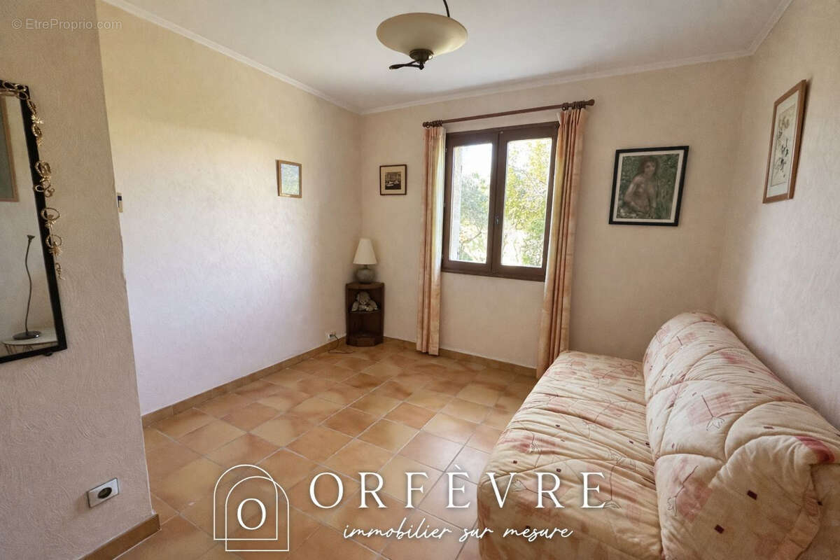 Maison à SAINT-SERIES