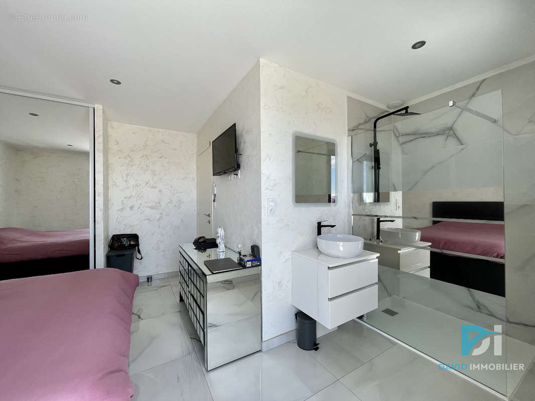 Maison à SAINT-THIBERY