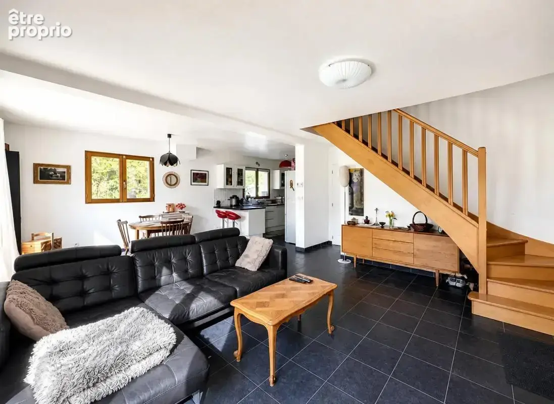 Maison de 5 pièces de 90 m² à Saint-André-le-Gaz - photo 6