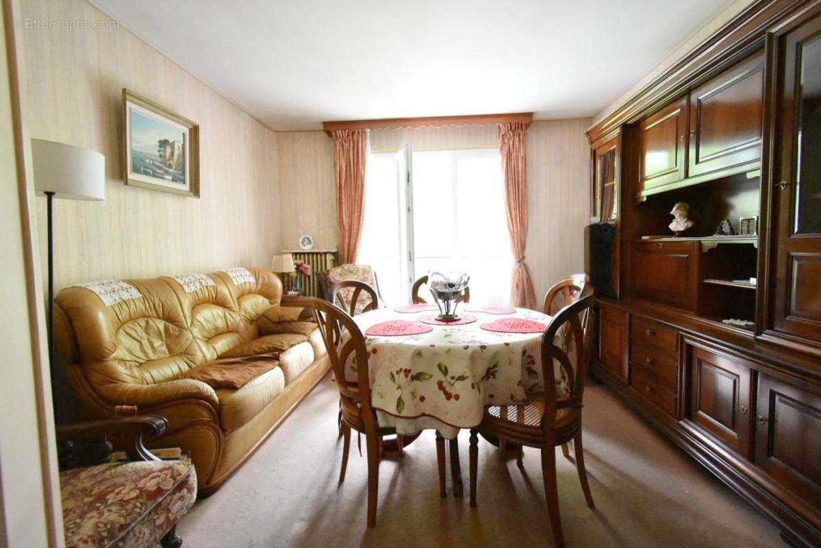 Appartement à JOUARS-PONTCHARTRAIN