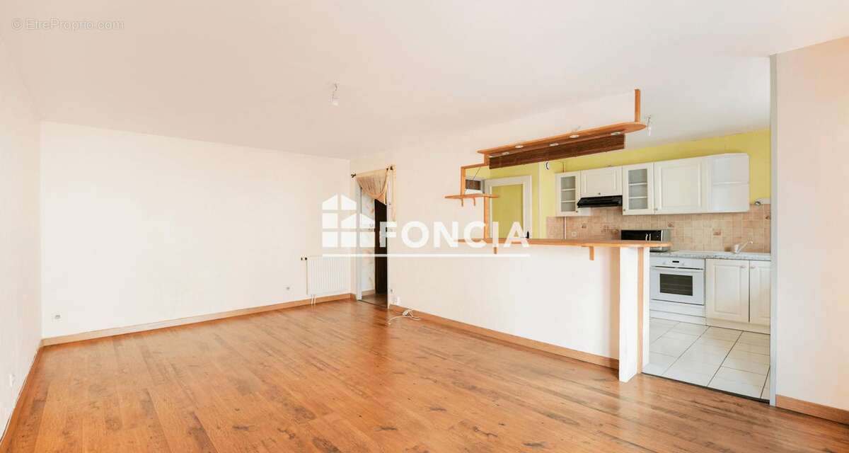 Appartement à FLEURY-LES-AUBRAIS