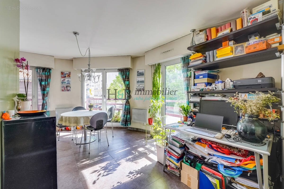 Appartement à PARIS-19E