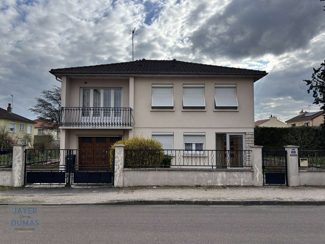 Maison à CHATENOY-LE-ROYAL