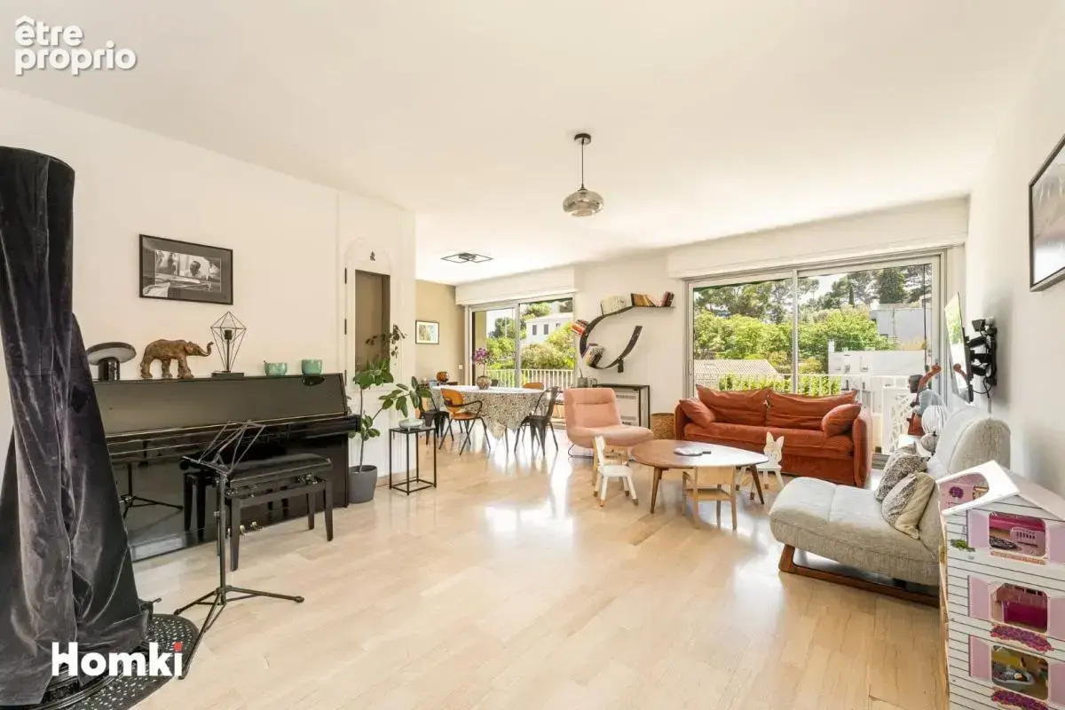 Rare à la vente : Superbe T5 traversant de 130 m² avec terrasse et vue dégagée - photo 20