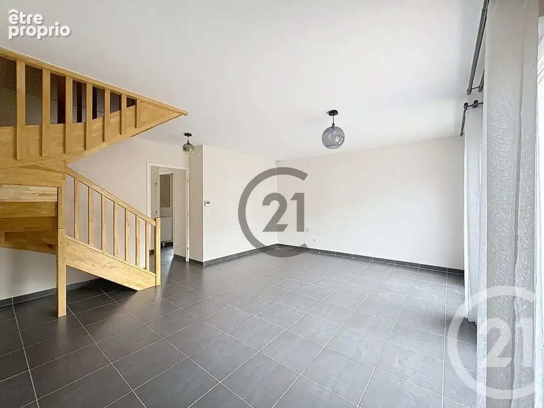 Maison 69 m² à Evry-Gregy-Sur-Yerre  - photo 2