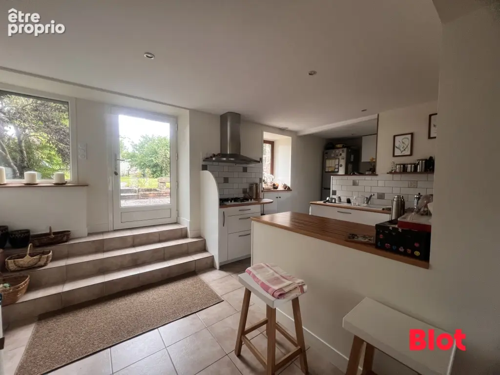 Maison 191 m² à Fougeres  - photo 4