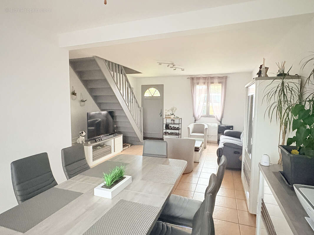 Maison à SAINT-ARNOULT-DES-BOIS