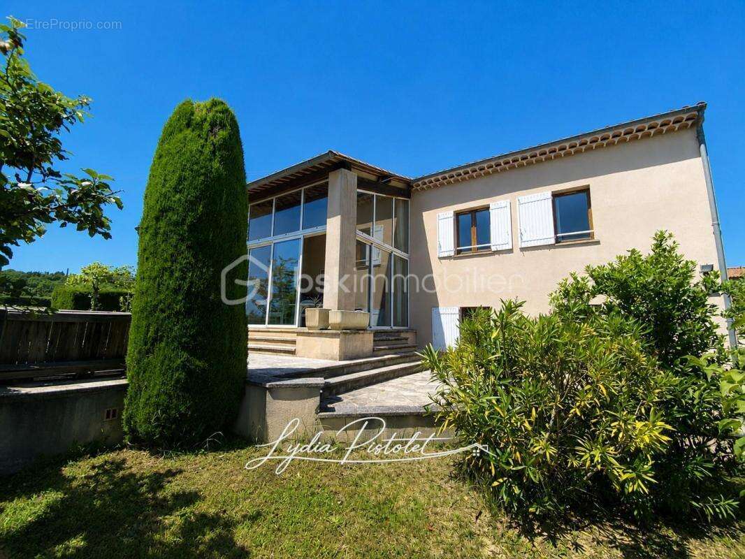 APT en Luberon (84) - Une maison ne se choisit pas seulement sur des photos… découvrez si celle-ci mérite votre visite - photo 2