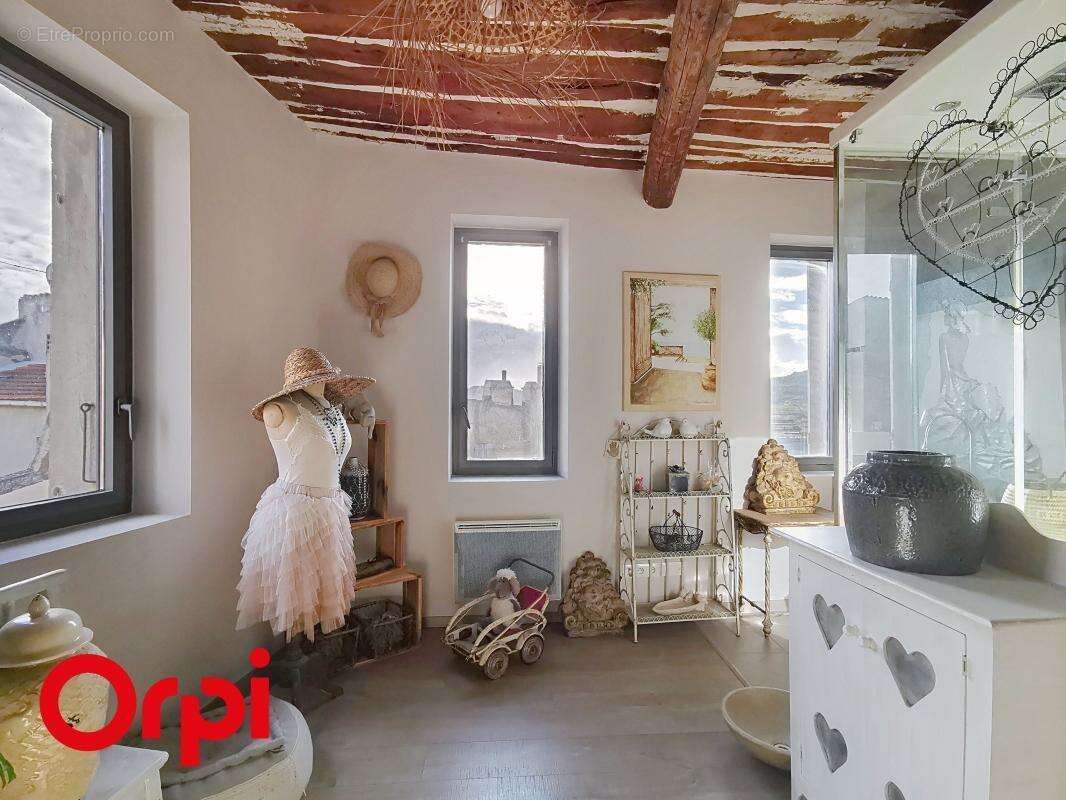 Appartement à LA CADIERE-D'AZUR