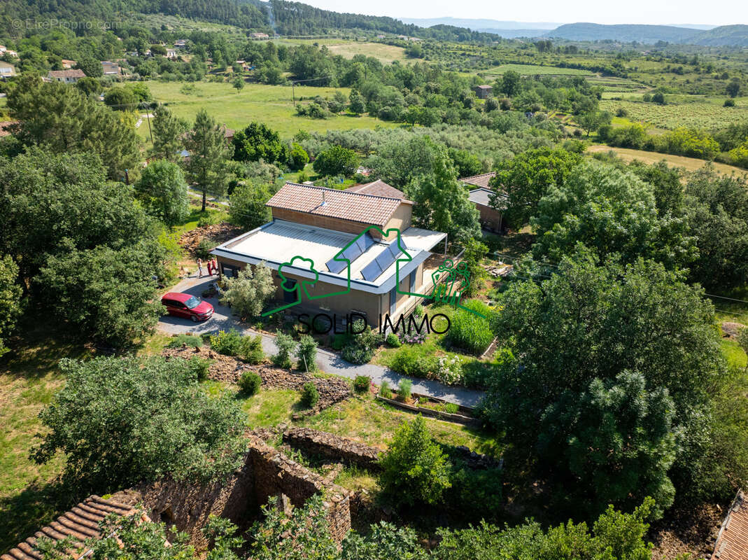 Maison à VINEZAC