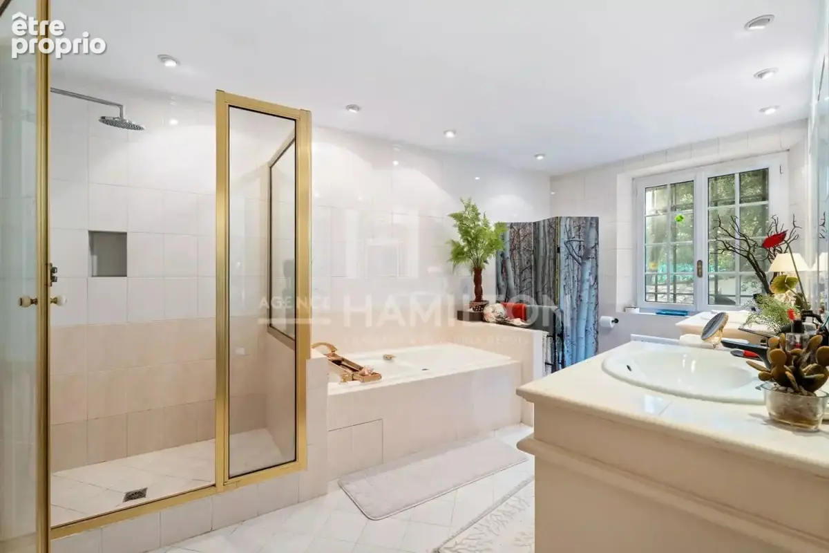 Élégante Villa dArchitecte avec Piscine - photo 17