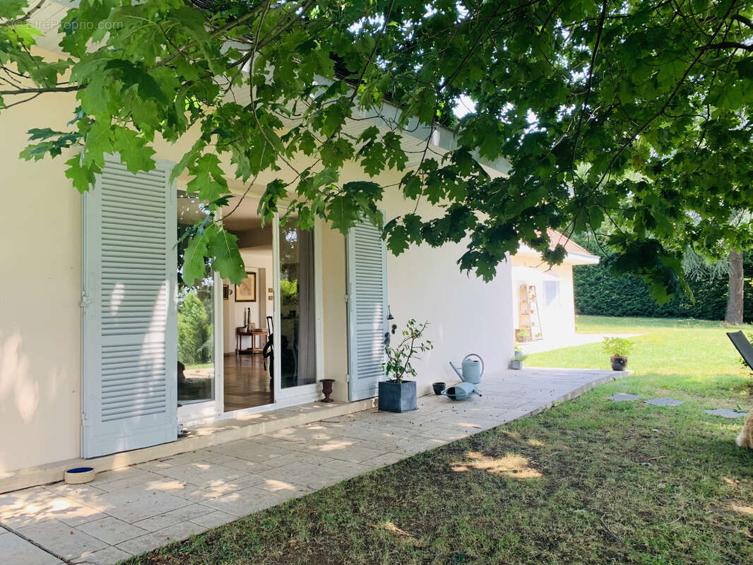 Maison à CHARBONNIERES-LES-BAINS