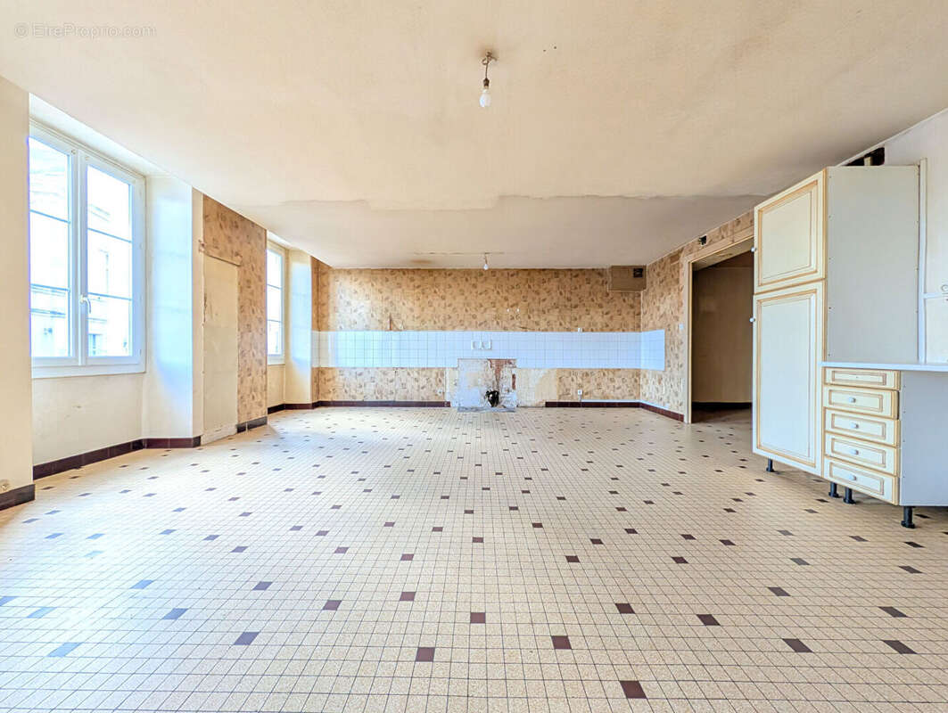 Appartement à LA MOTHE-SAINT-HERAY