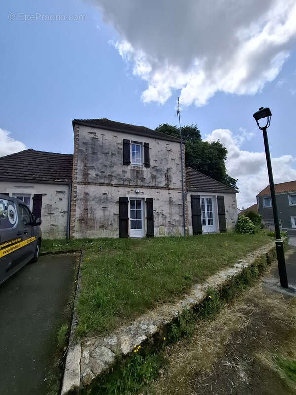 Maison à SAINT-ETIENNE-DE-MER-MORTE