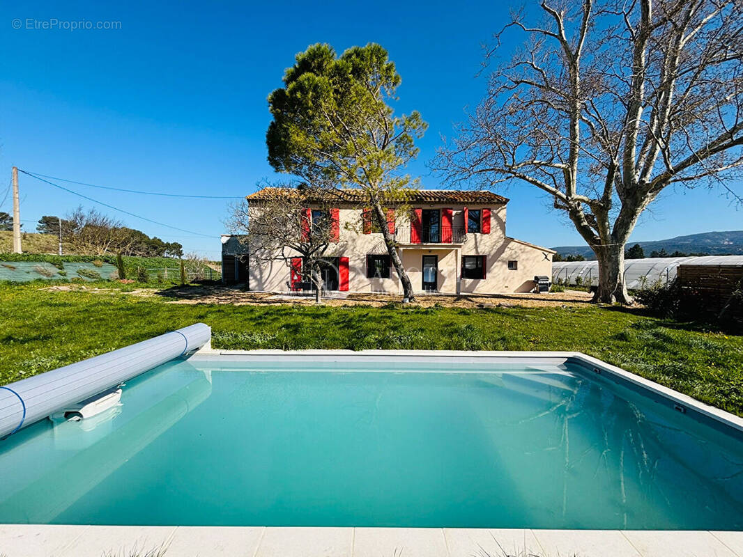 Maison à L'ISLE-SUR-LA-SORGUE