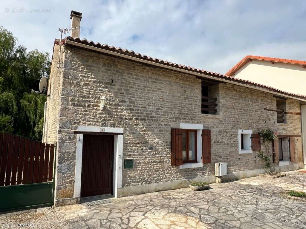 Maison à VILLEFAGNAN