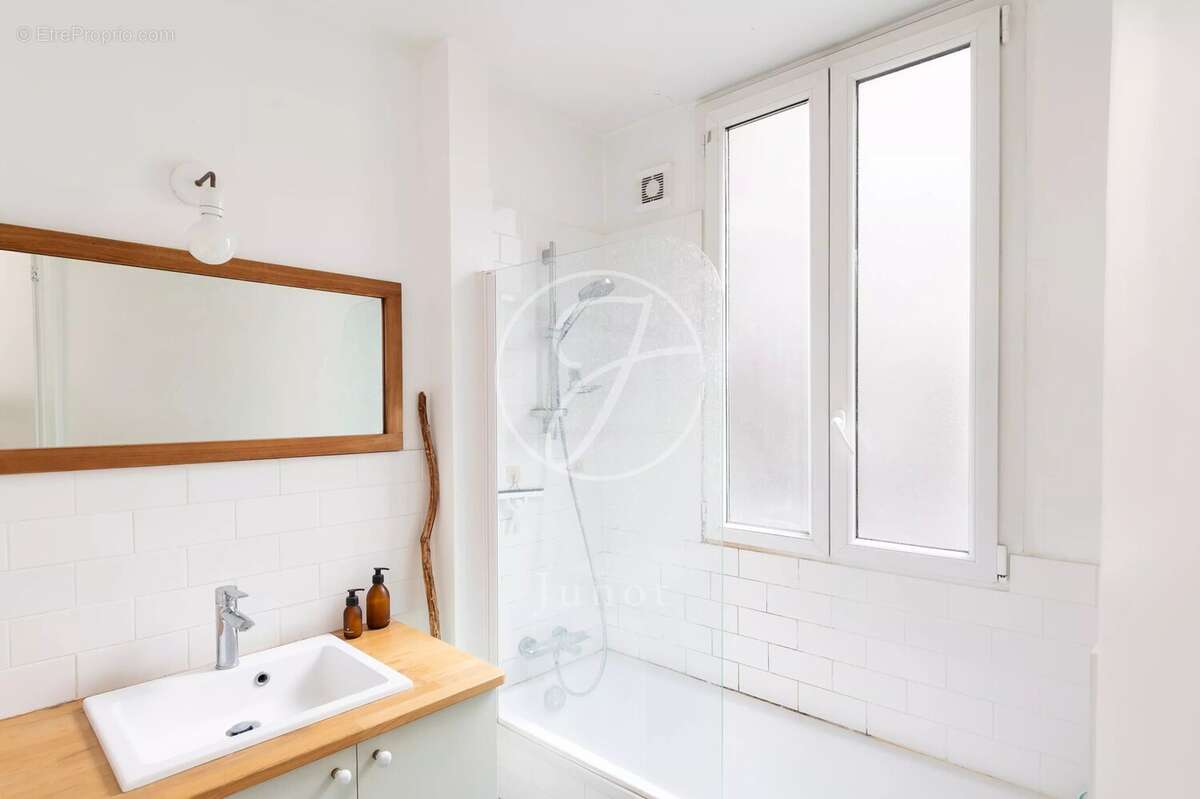 Appartement à PARIS-18E