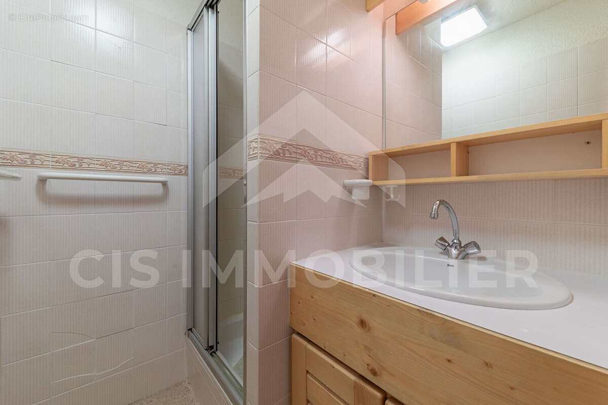 Appartement à LES ALLUES