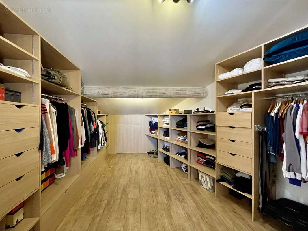 Maison à L&#039;ISLE-SUR-LA-SORGUE