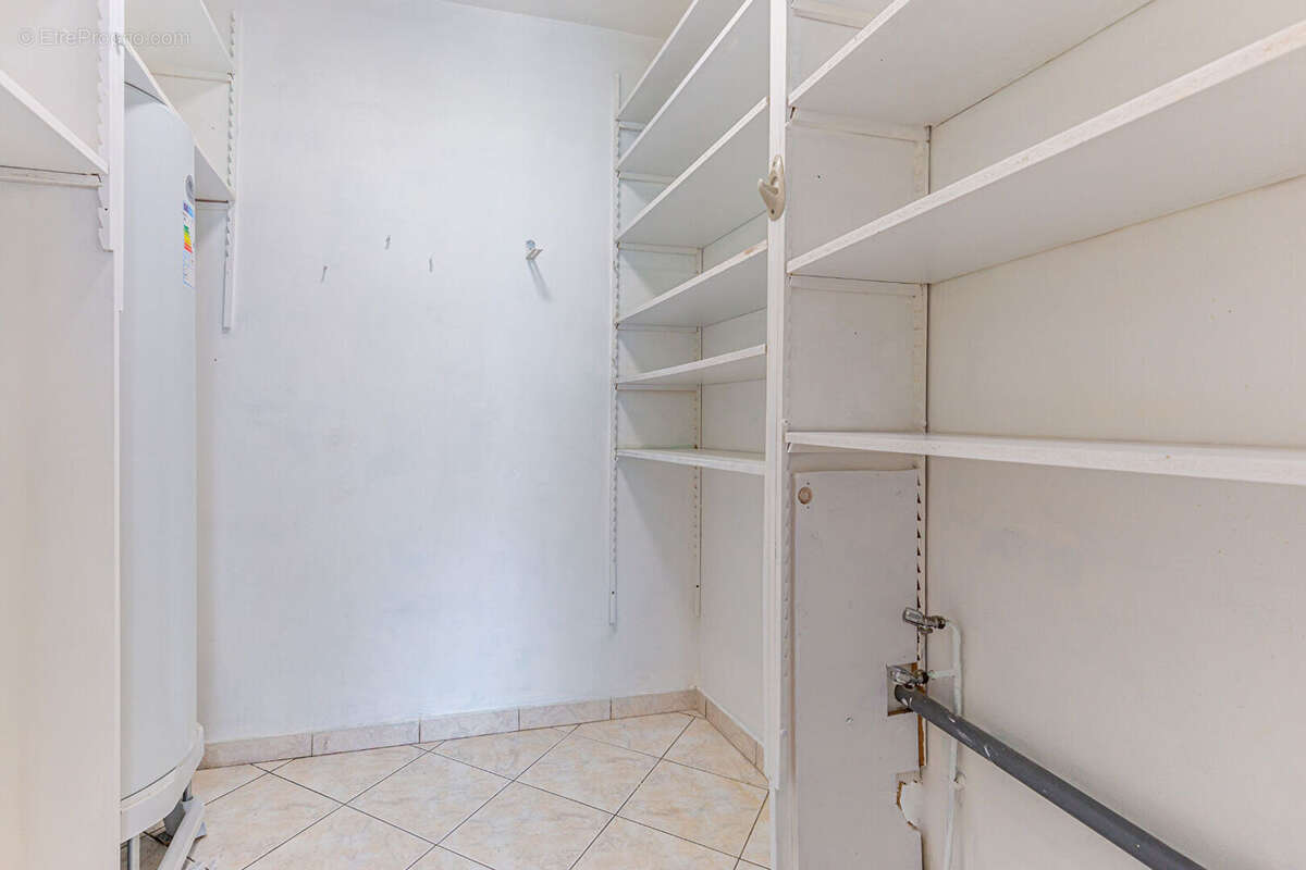Agence immobiliere laforet - "kaki" - co-exclusivite - annecy / cran-gevrier - appartement t5 traversant de 100,91 m² - loggia - - photo 10