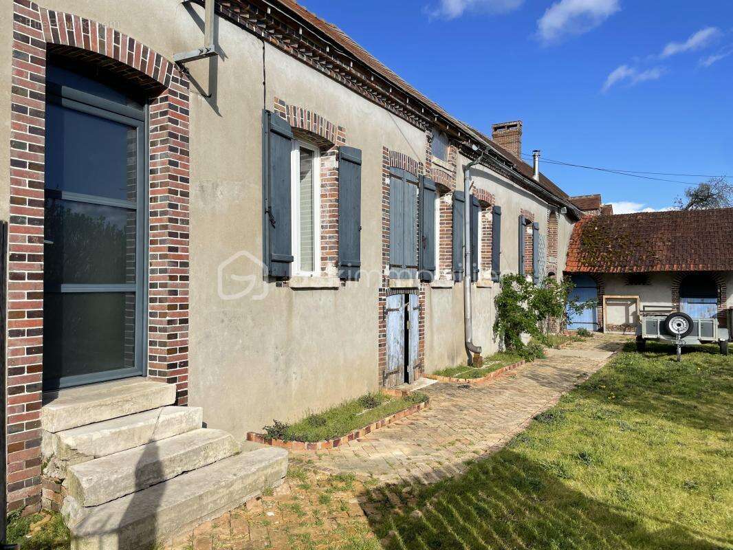 Maison à VILLENEUVE-SUR-YONNE