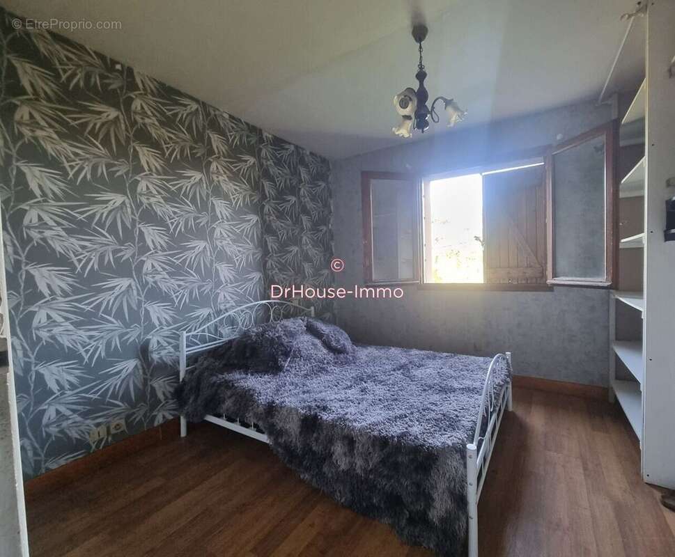 Maison à SAINTE-RADEGONDE