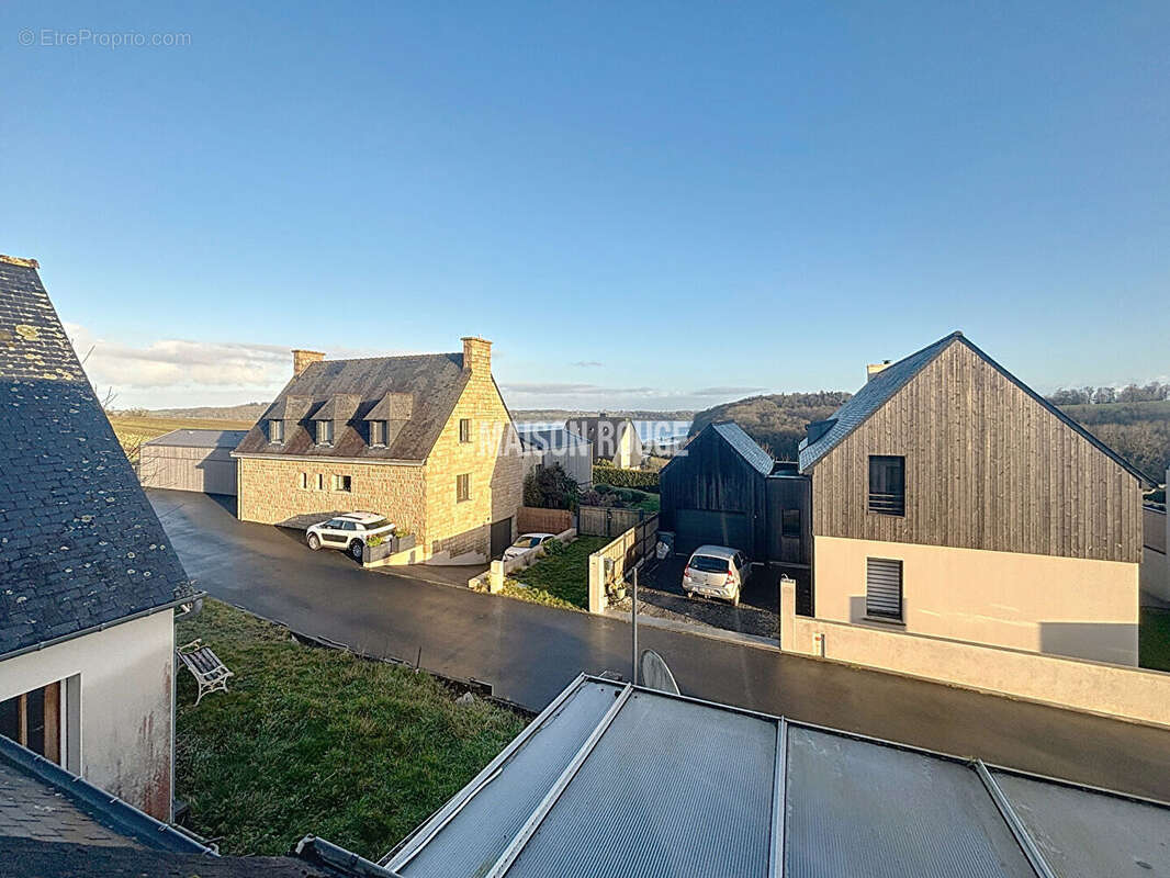 Maison à PLOUER-SUR-RANCE