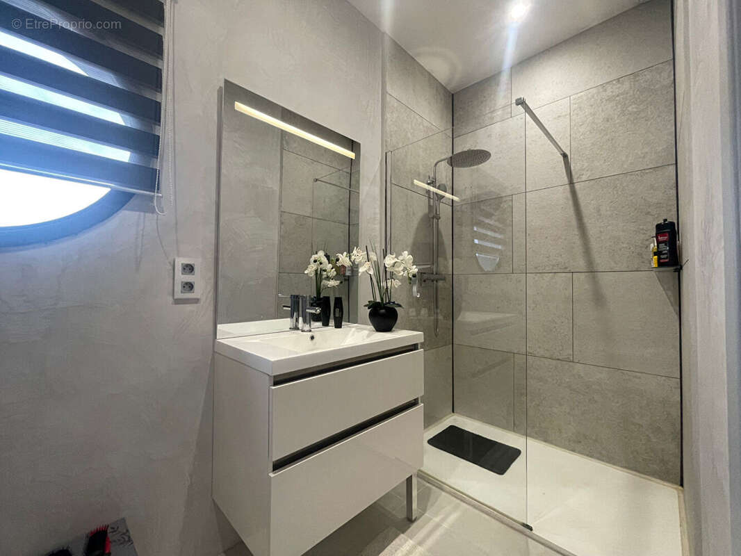 Immeuble - Argeliers - 461.25 m² - photo 6
