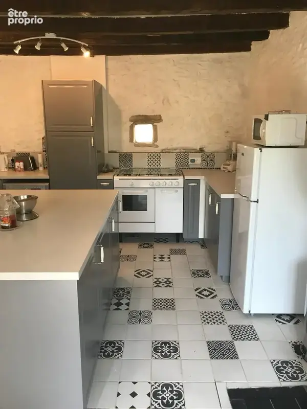 Jolie maison de Campagne, pierres app.; 3 Chambres; 150m2 hab à finir de rénover; Jardin clos; terrain de 669m - photo 14