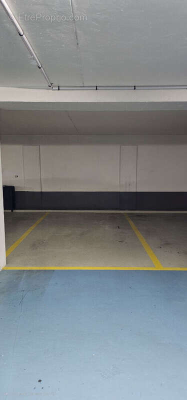 Parking à NEUILLY-SUR-SEINE