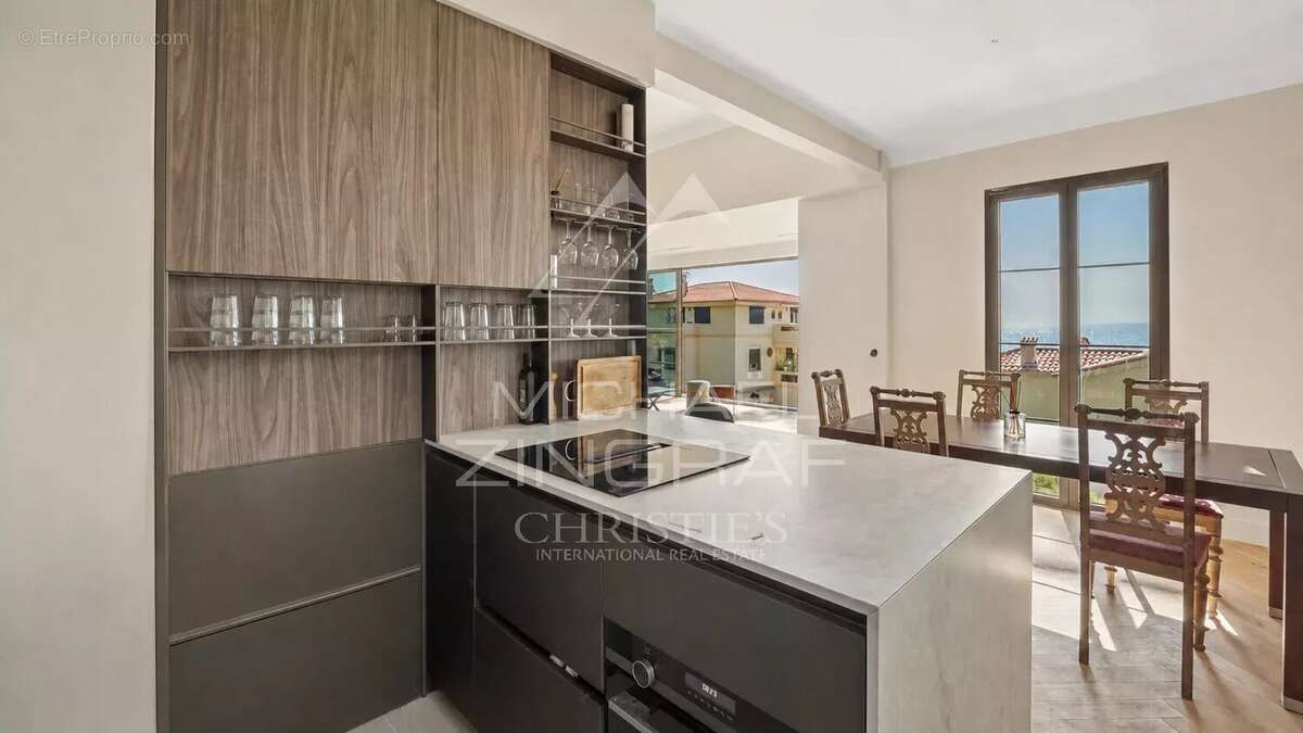 Exclusivité – Villa d’exception avec vue mer sur la baie de la Garoupe - photo 7