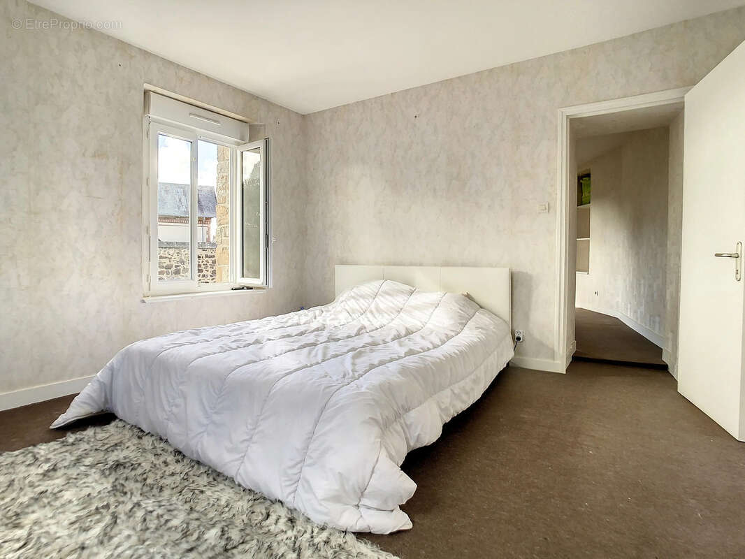 Maison à LA HAYE-DU-PUITS