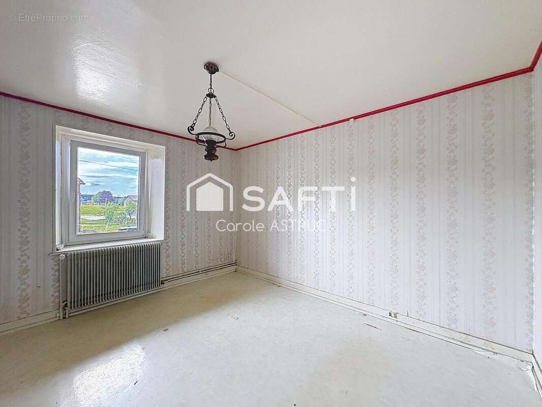 Maison 171 m² à Villeneuve-D'amont  - photo 3