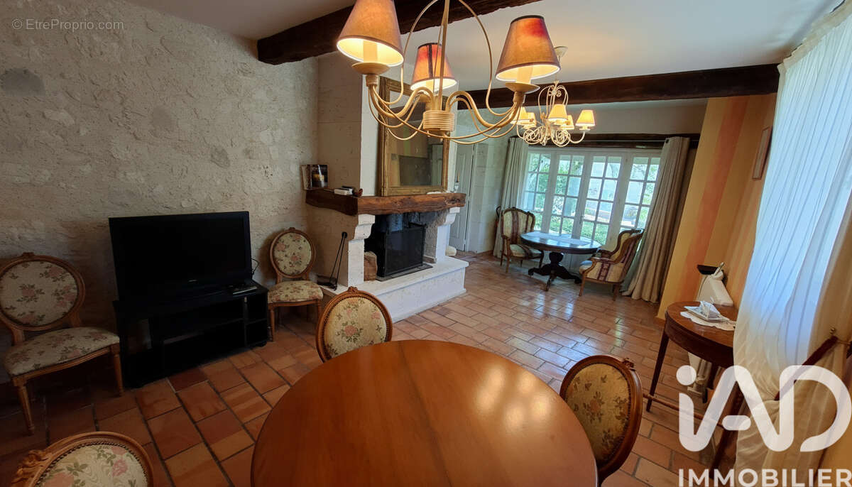 Maison 193 m² à Montjoi  - photo 7